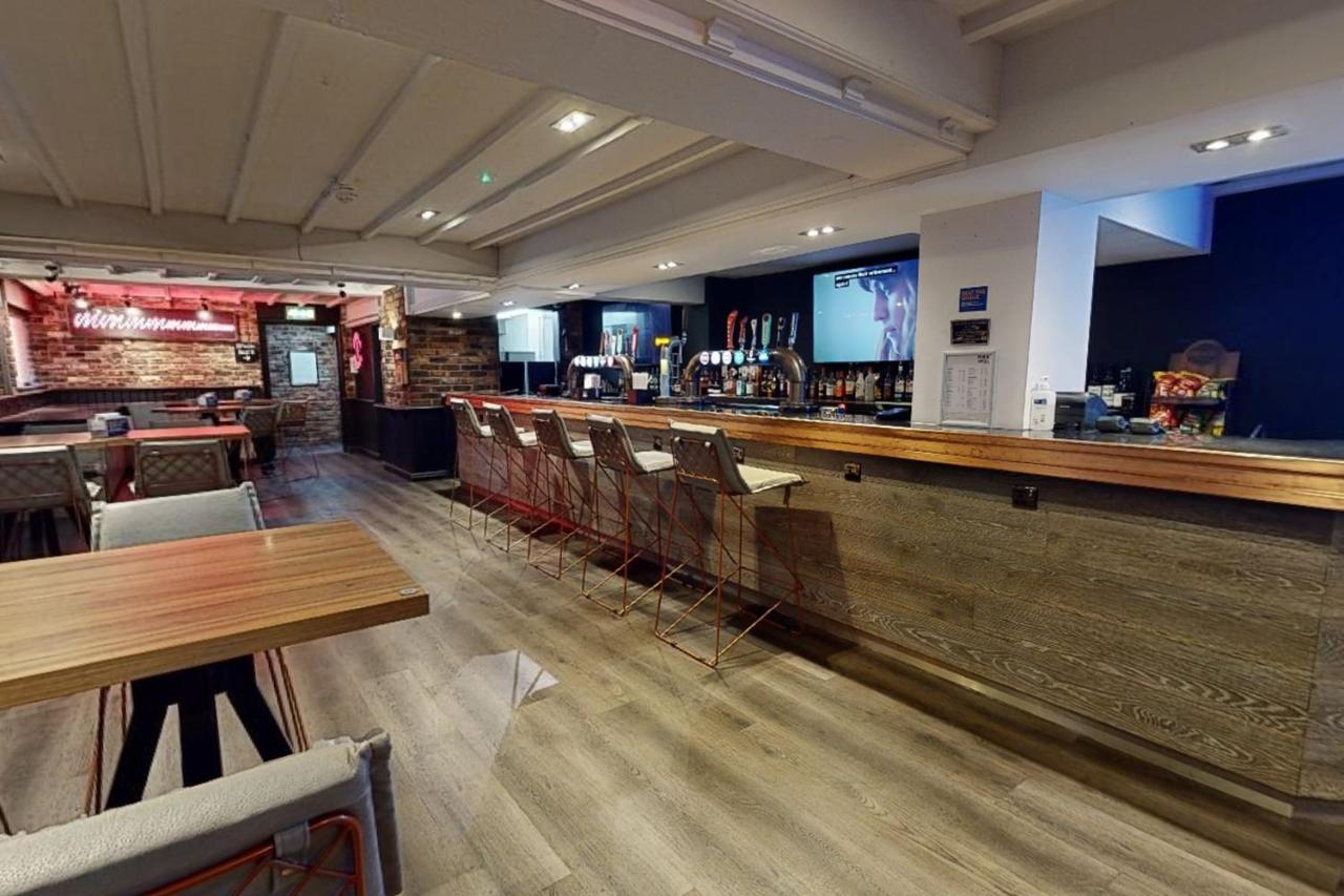 曼彻斯特海德乡村酒店 外观 照片