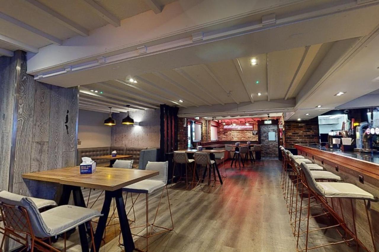 曼彻斯特海德乡村酒店 外观 照片